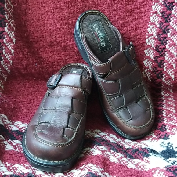 eastland leather clogs